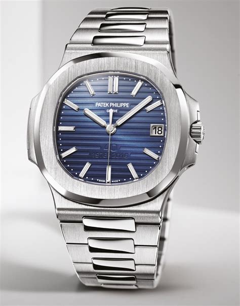 patek philippe nautilus platinum 5711